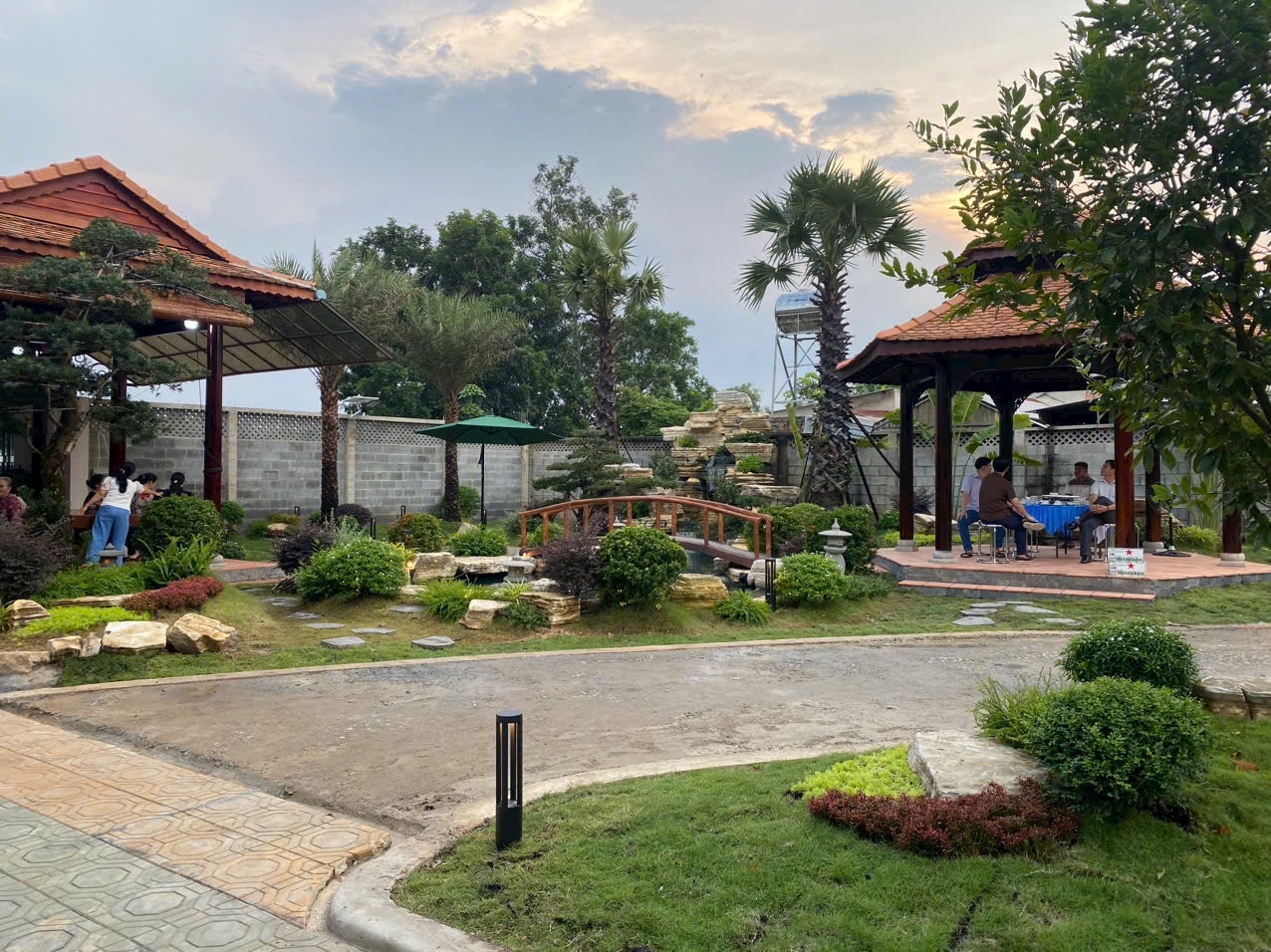 CÔNG TY MAI HỒNG LỢI